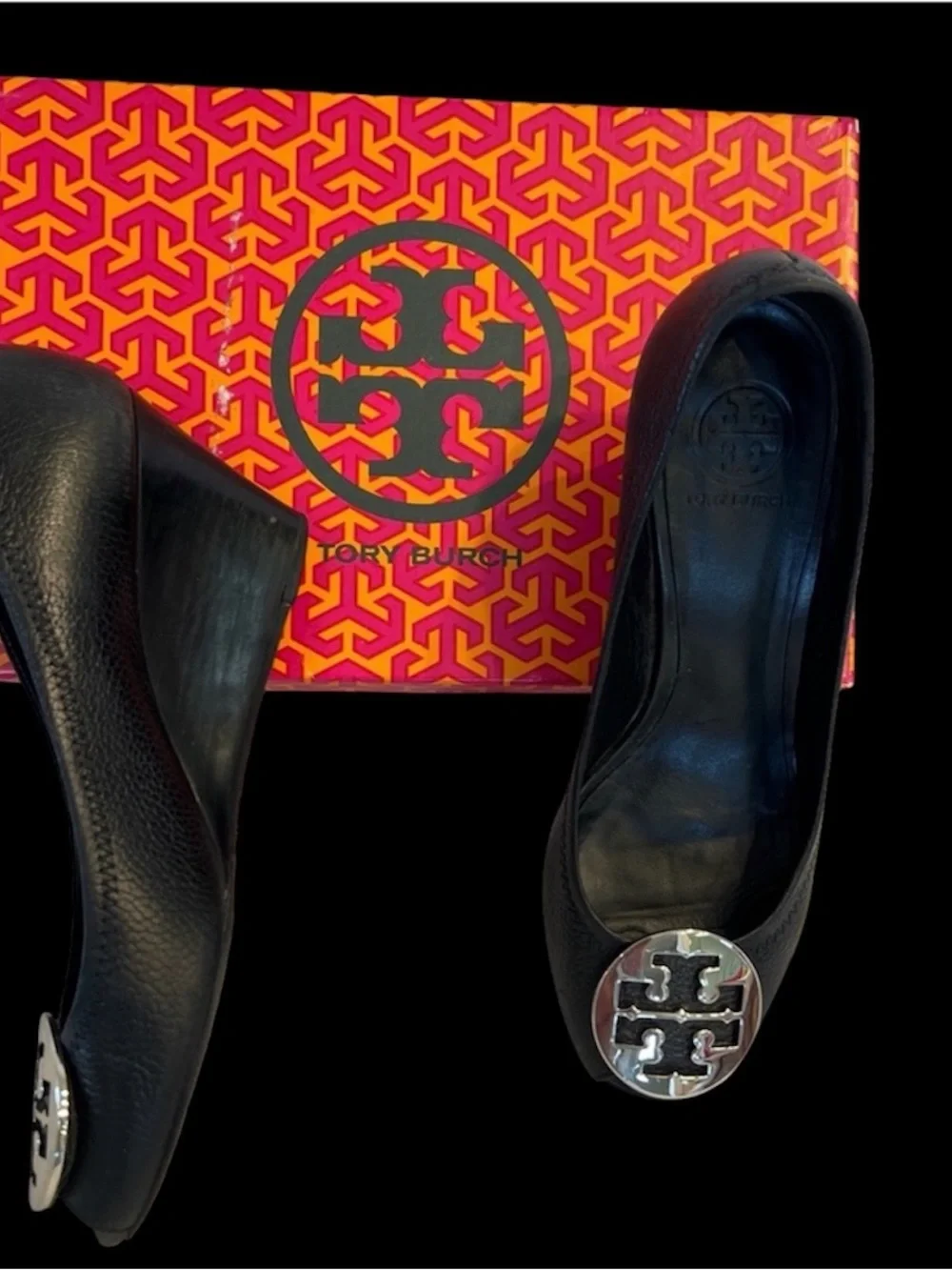 Tory Burch Black Leather Peep-Toe Flats with Silver Logo Medallion Sz 11 Women